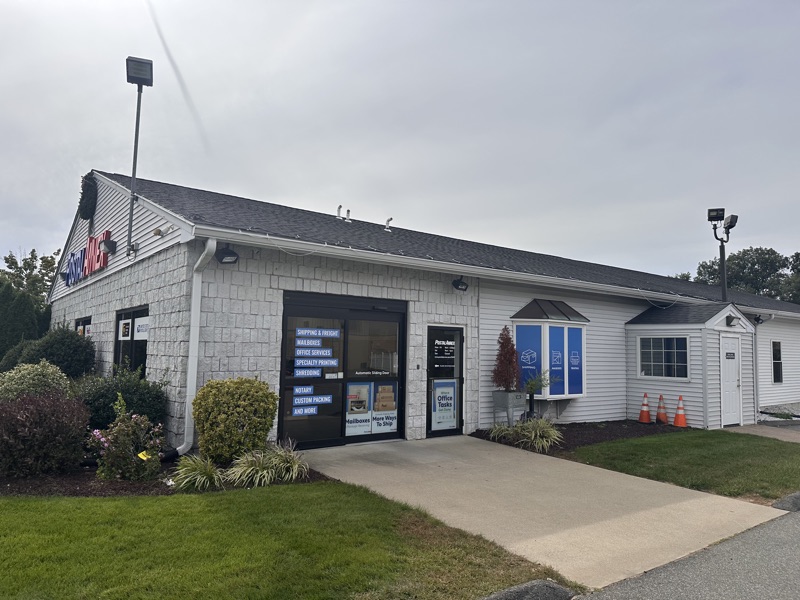 PostalAnnex Wallingford entrance