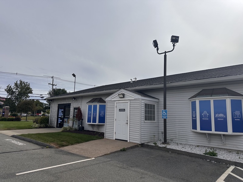 PostalAnnex Wallingford side entrance and parking